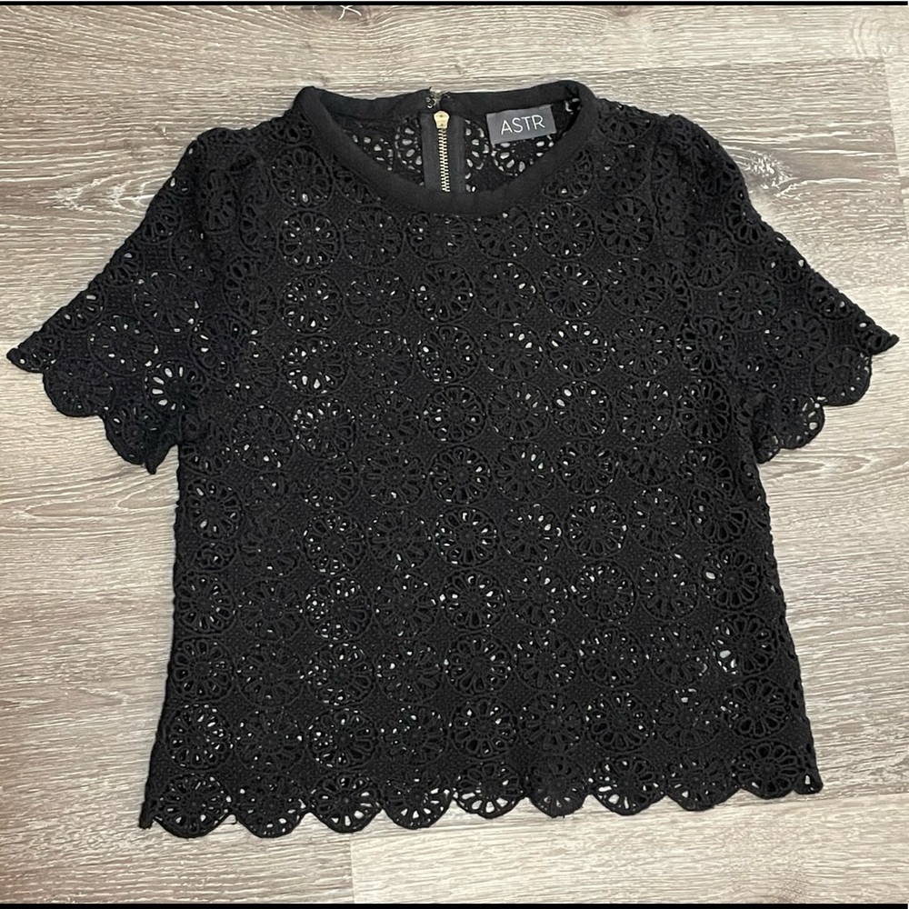 🔥SALE ASTR the label floral black lace blouse top shirt short sleeve size small - Picture 5 of 11